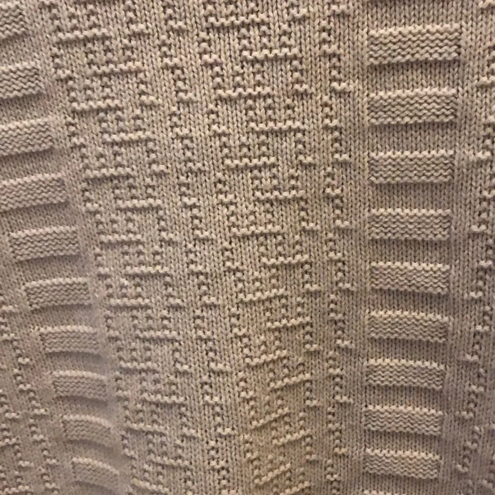 Cream knit sweater v neck - Picture 3 of 3